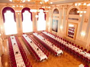Parkhote Bad Schandau - Historischer Ballsaal mit Bankett Parkhote Bad Schandau - Historischer Ballsaal mit Bankett
